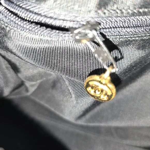 VGC Authentic Chanel Patent Leather Timeless Weekender - Picture 15 of 16